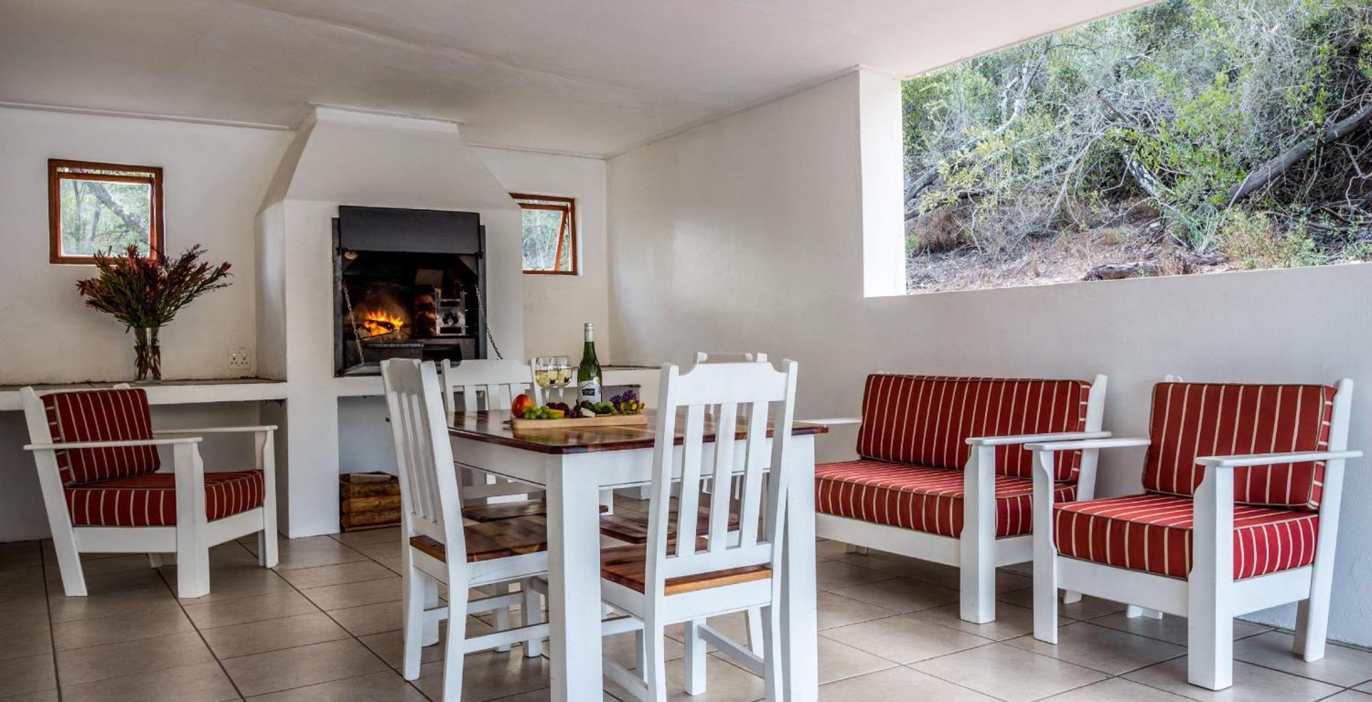 Orange Grove Villa Robertson Room photo