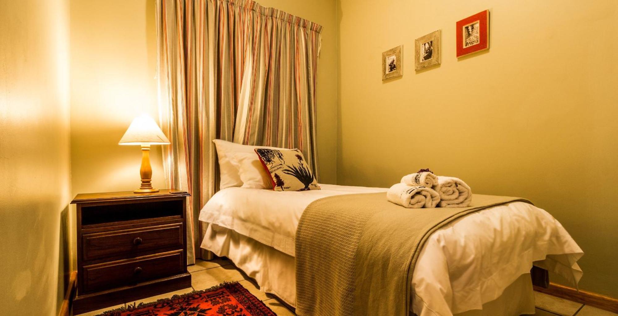 Orange Grove Villa Robertson Room photo
